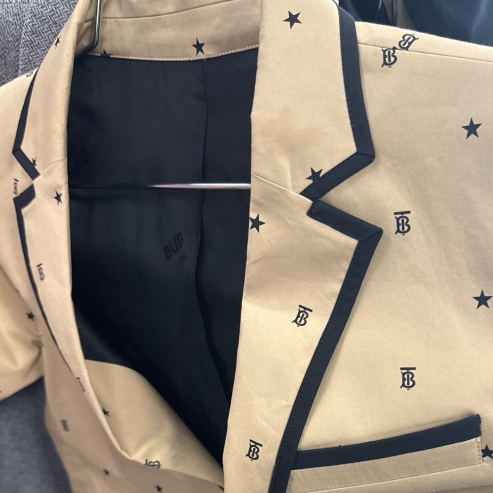 Burberry boys/ladies suit jacket size 14